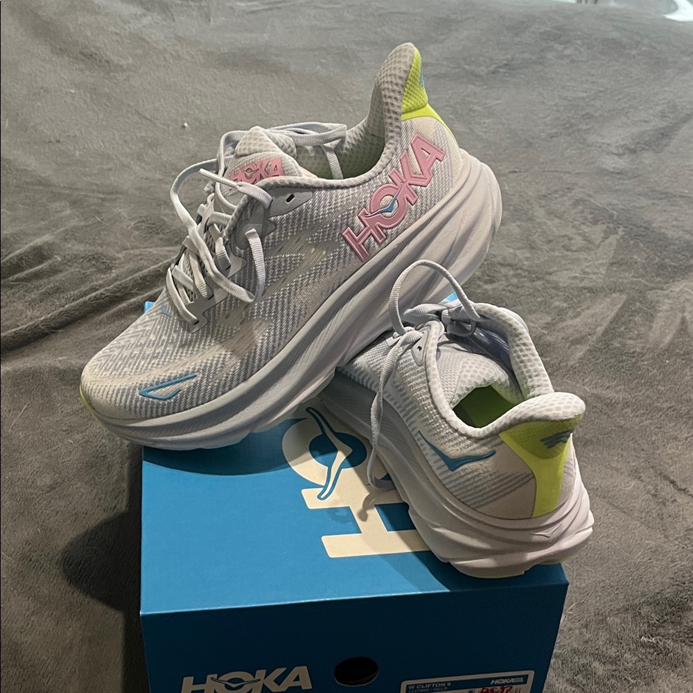 New never worn Hoka Women’s Sneakers Purple Lilac, Blue, and Yellow. Pretty